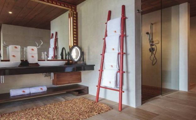 Magnificent 6 Bedroom Beachfront Villa in Laem Sor