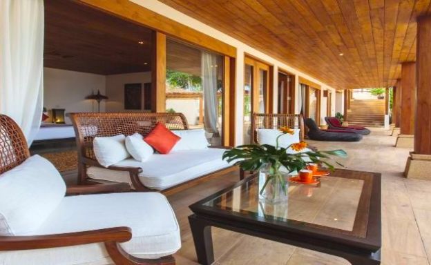 Magnificent 6 Bedroom Beachfront Villa in Laem Sor