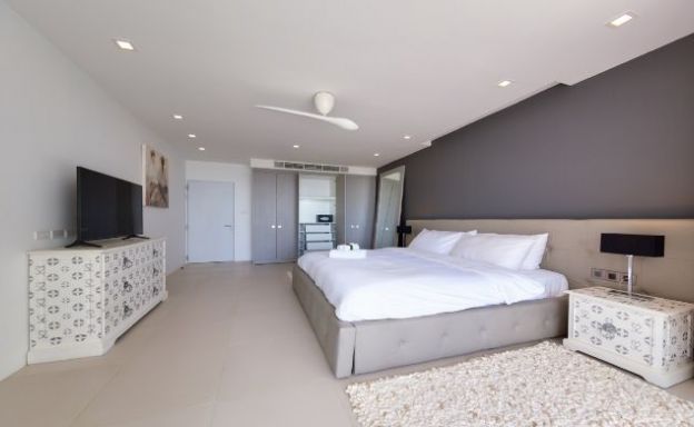 Sleek Designer 4 Bed Sea View Villa in Big Buddha