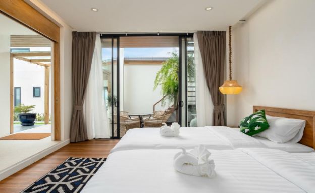 Contemporary 5 Bedroom Beachfront Villa in Bang Por
