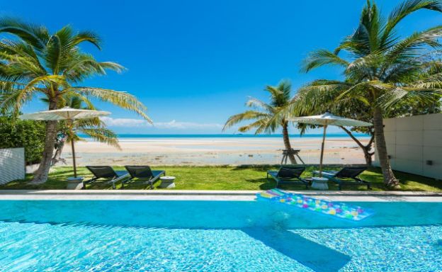 Contemporary 5 Bedroom Beachfront Villa in Bang Por