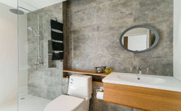 Contemporary 5 Bedroom Beachfront Villa in Bang Por