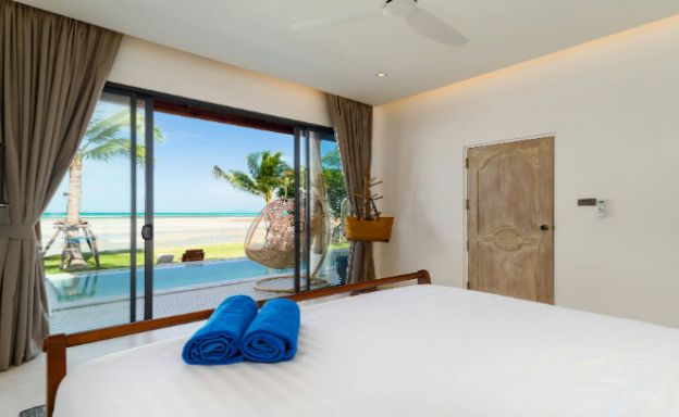 Contemporary 5 Bedroom Beachfront Villa in Bang Por