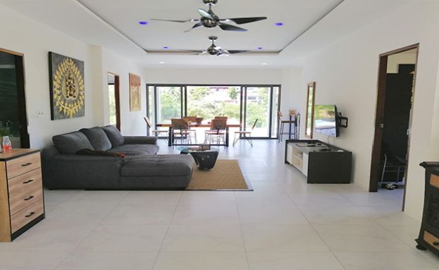 Modern 3 Bedroom Pool Villa for Sale in Maenam