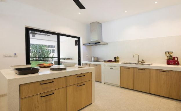 Beautiful 8 Bedroom Pool Villa for Sale in Bangrak