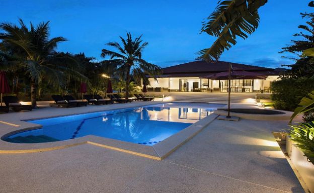 Beautiful 8 Bedroom Pool Villa for Sale in Bangrak