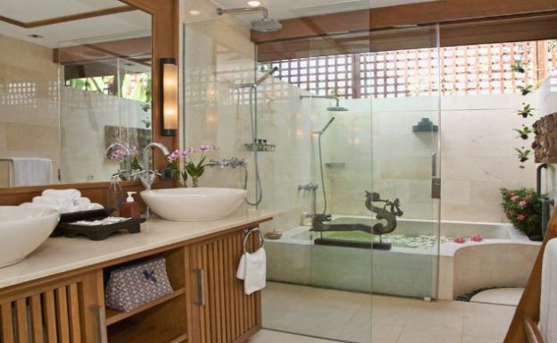 Unique 9 Bed Beachfront Villa Resort in Bangrak