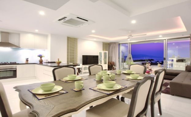 Sanctuary 4 Bedroom Luxury Sea View Villa in Plai Laem