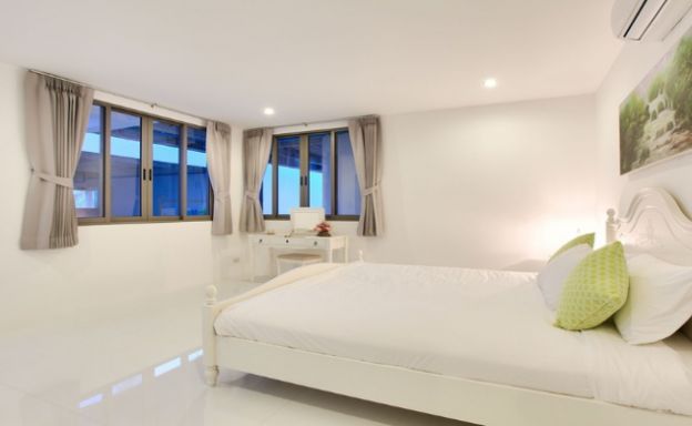 Sanctuary 4 Bedroom Luxury Sea View Villa in Plai Laem