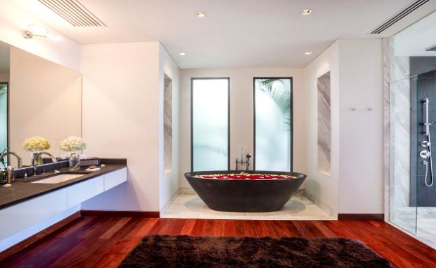 Luxury 5 Bed Sea View Beachside Villa in Phuket