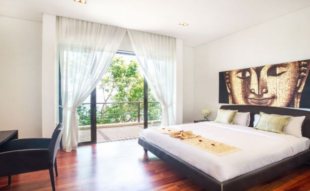 Luxury 5 Bed Sea View Beachside Villa in Phuket