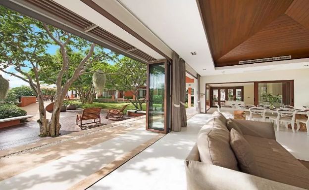 Elegant 4 Bedroom Luxury Sea View Villa in Plai Laem