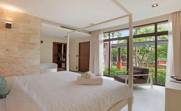 Elegant 4 Bedroom Luxury Sea View Villa in Plai Laem