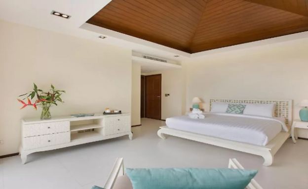 Elegant 4 Bedroom Luxury Sea View Villa in Plai Laem