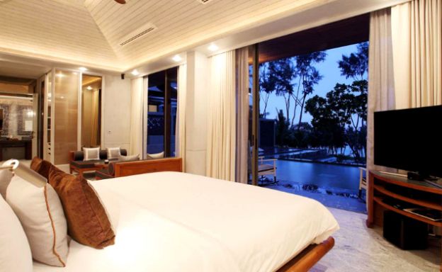 Super Luxury 5 Bed Beachfront Pool Villa in Phuket