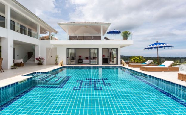 Sleek Modern 5 Bed Luxury Sea-view Villa in Maenam