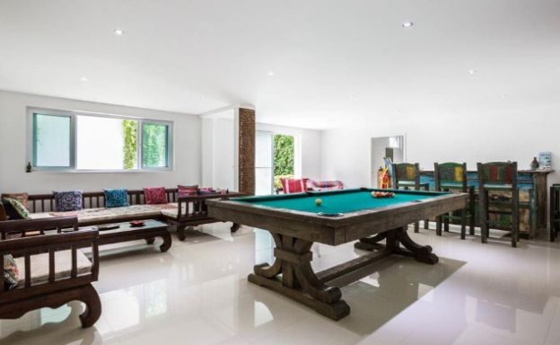 Sleek Modern 5 Bed Luxury Sea-view Villa in Maenam