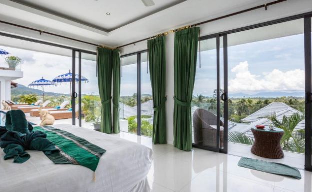 Sleek Modern 5 Bed Luxury Sea-view Villa in Maenam