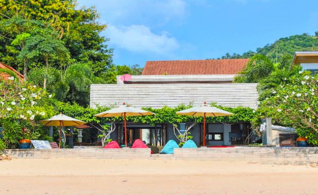 Charming 3 Bed Tropical Beachfront Villa in Laem Yai