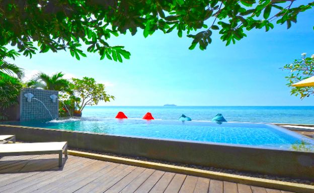 Charming 3 Bed Tropical Beachfront Villa in Laem Yai
