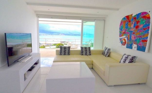 Modern 2 Bed Pool Sea-view Apartment in Big Buddha