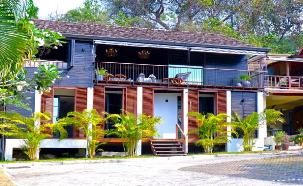 Beachfront 3 Bedroom Sea View Villa on Laem Yai Bay