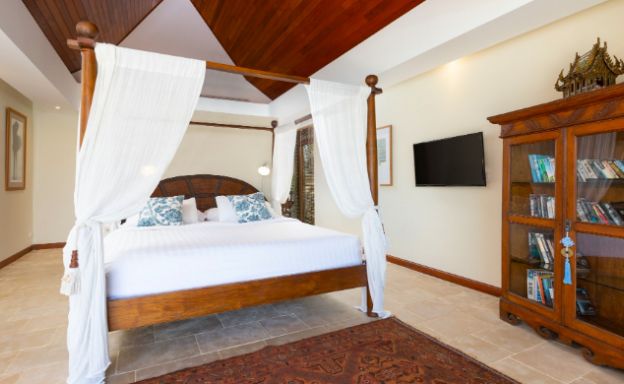 Oceanfront 5 Bedroom Luxury Villa for Sale in Phuket