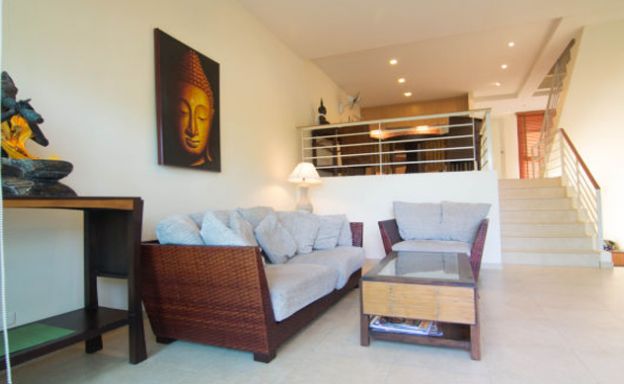 Modern 2 Bedroom Freehold Duplex in Plai Laem