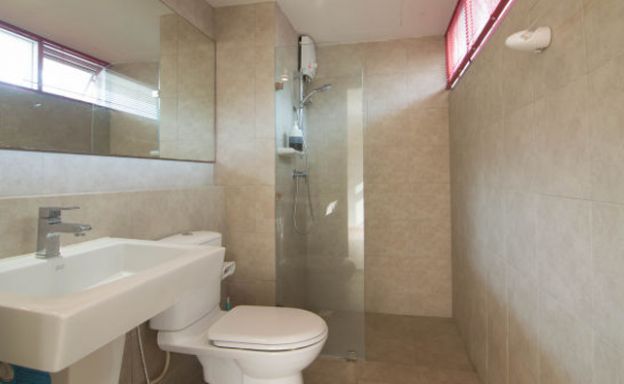 Modern 2 Bedroom Freehold Duplex in Plai Laem