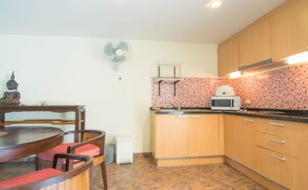 Modern 2 Bedroom Freehold Duplex in Plai Laem