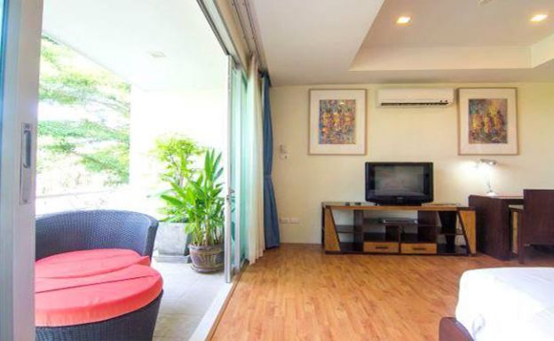 Modern 2 Bedroom Freehold Duplex in Plai Laem