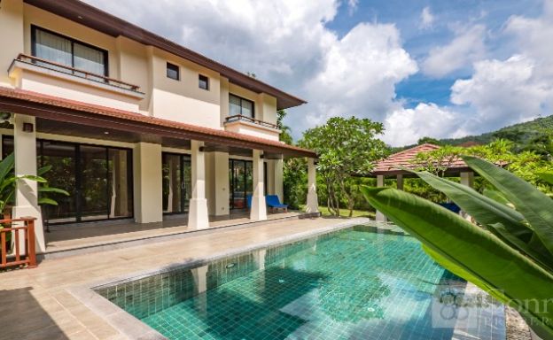 koh-samui-villa-near-golf-course-maenam