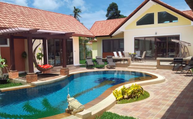 Tropical 6 Villas For Sale in prime Location in Bangrak