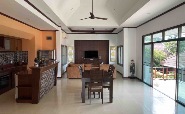 Tropical 6 Villas For Sale in prime Location in Bangrak