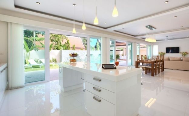 Beautiful 4 Bedroom Tropical Pool Villa in Bangrak