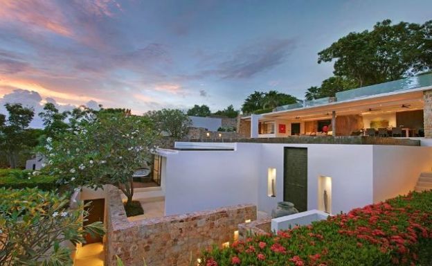 Oceanfront Ultra Luxury Pool Villa in Choeng Mon
