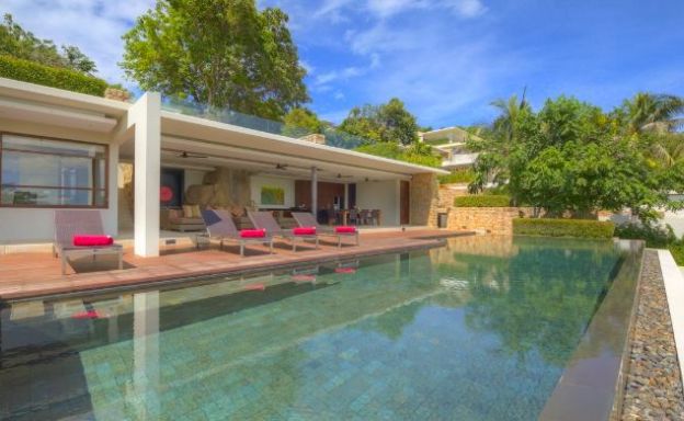 Oceanfront Ultra Luxury Pool Villa in Choeng Mon
