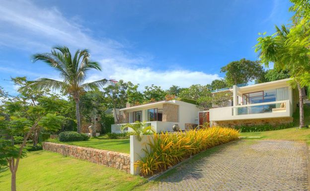 Oceanfront Ultra Luxury Pool Villa in Choeng Mon