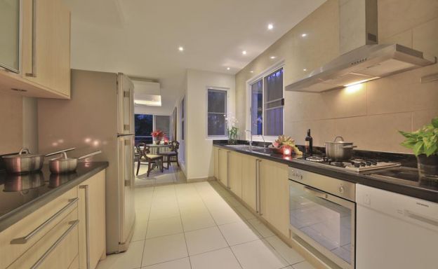 Large Modern 6 Bedroom Pool Villa in Peaceful Maenam