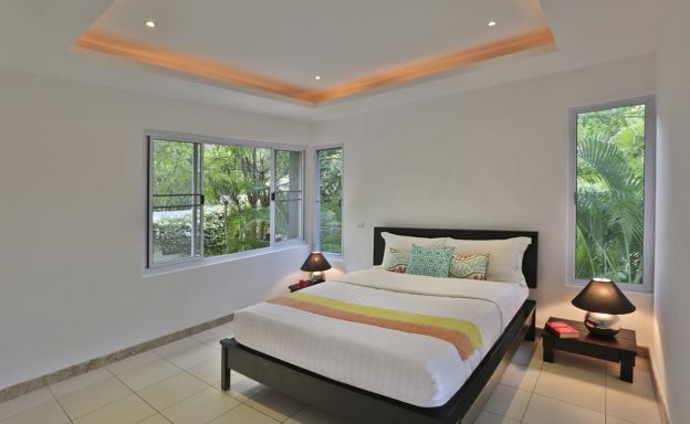 Large Modern 6 Bedroom Pool Villa in Peaceful Maenam