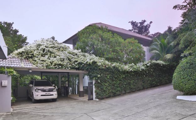 Large Modern 6 Bedroom Pool Villa in Peaceful Maenam