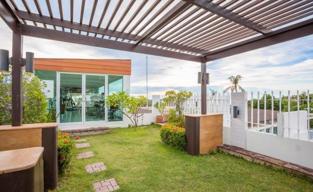 Beachside 3 Bedroom Luxury Pool Villa in Lipa Noi