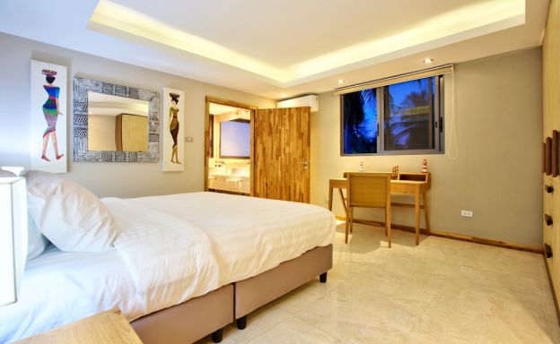 Beachside 3 Bedroom Luxury Pool Villa in Lipa Noi