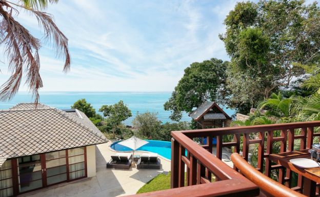 Beautiful 4 Bedroom Beachfront Villa in Choeng Mon