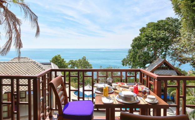 Beautiful 4 Bedroom Beachfront Villa in Choeng Mon