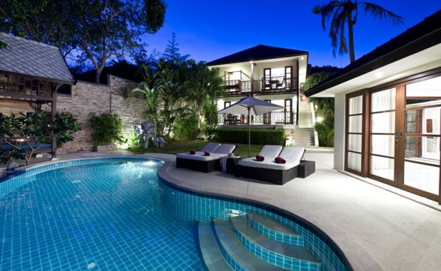 Beautiful 4 Bedroom Beachfront Villa in Choeng Mon