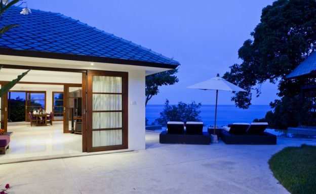 Beautiful 4 Bedroom Beachfront Villa in Choeng Mon