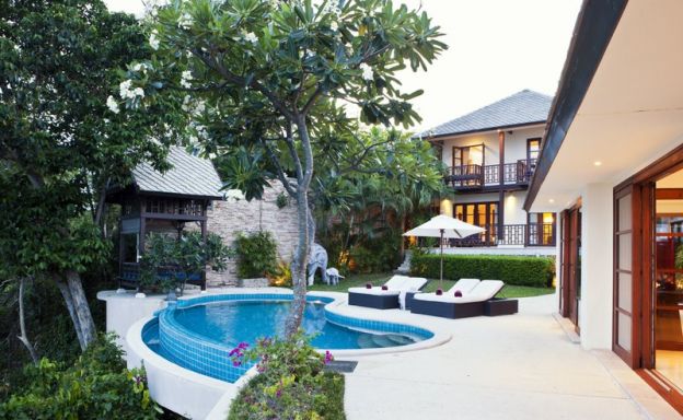 Beautiful 4 Bedroom Beachfront Villa in Choeng Mon