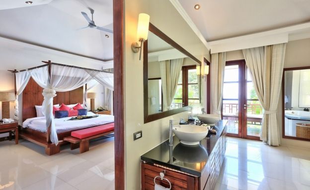 Beautiful 4 Bedroom Beachfront Villa in Choeng Mon
