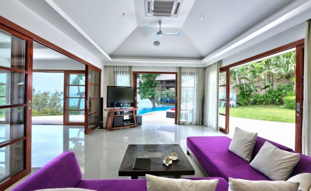 Beautiful 4 Bedroom Beachfront Villa in Choeng Mon